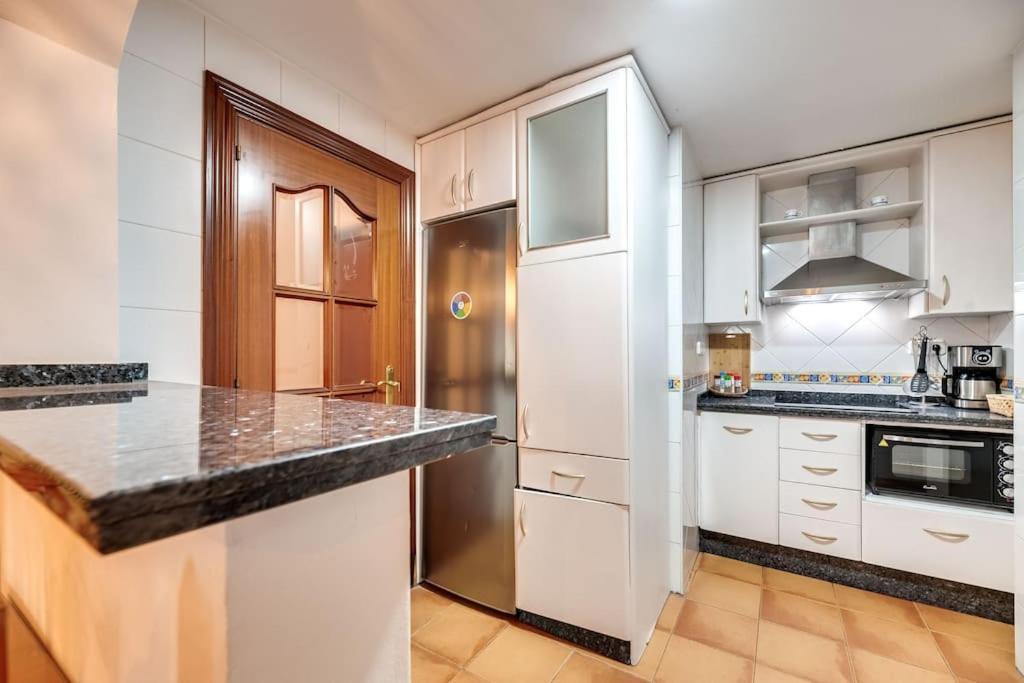 Encantador Apartamento Cerca Del Mar Málaga Exterior foto