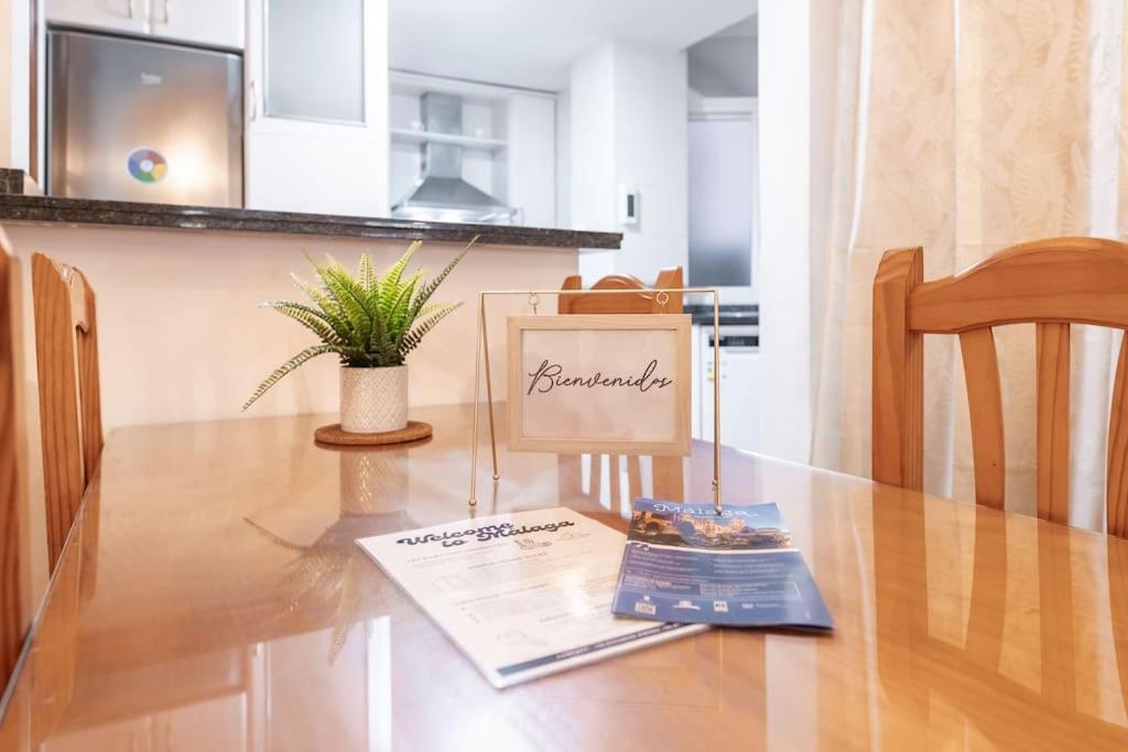 Encantador Apartamento Cerca Del Mar Málaga Exterior foto