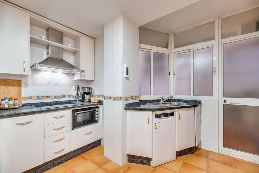 Encantador Apartamento Cerca Del Mar Málaga Exterior foto