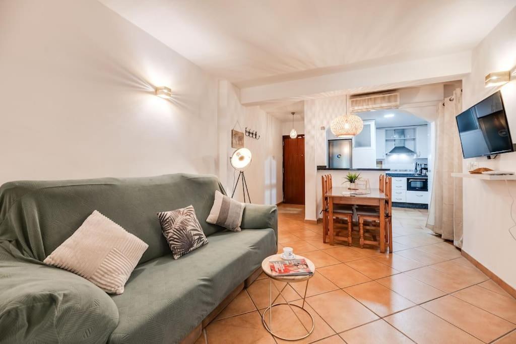 Encantador Apartamento Cerca Del Mar Málaga Exterior foto